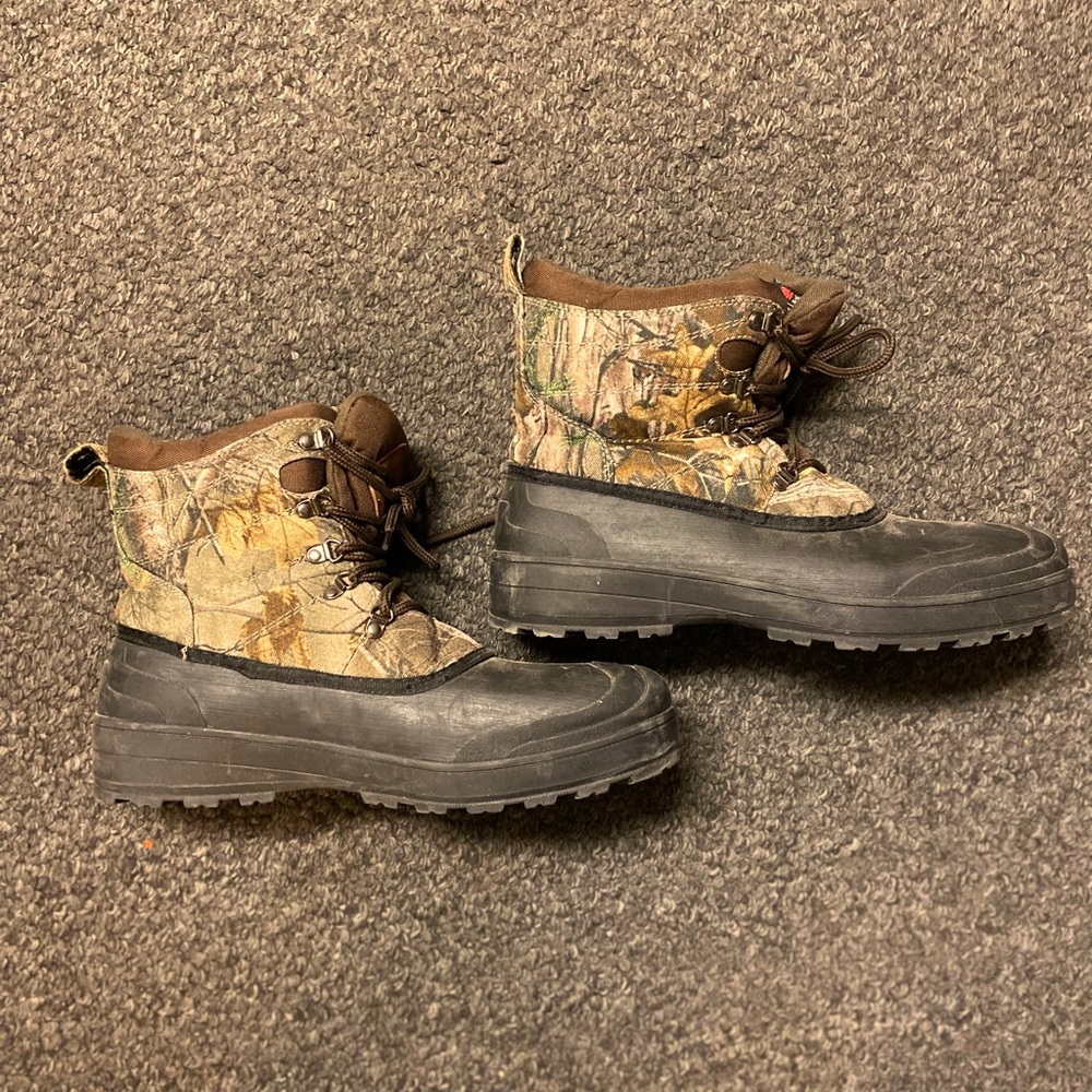 Ozark Trails Men’s Camo Thinsulate sz12 snow boots